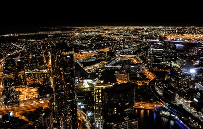 航空摄影的摩天大楼晚上时间
